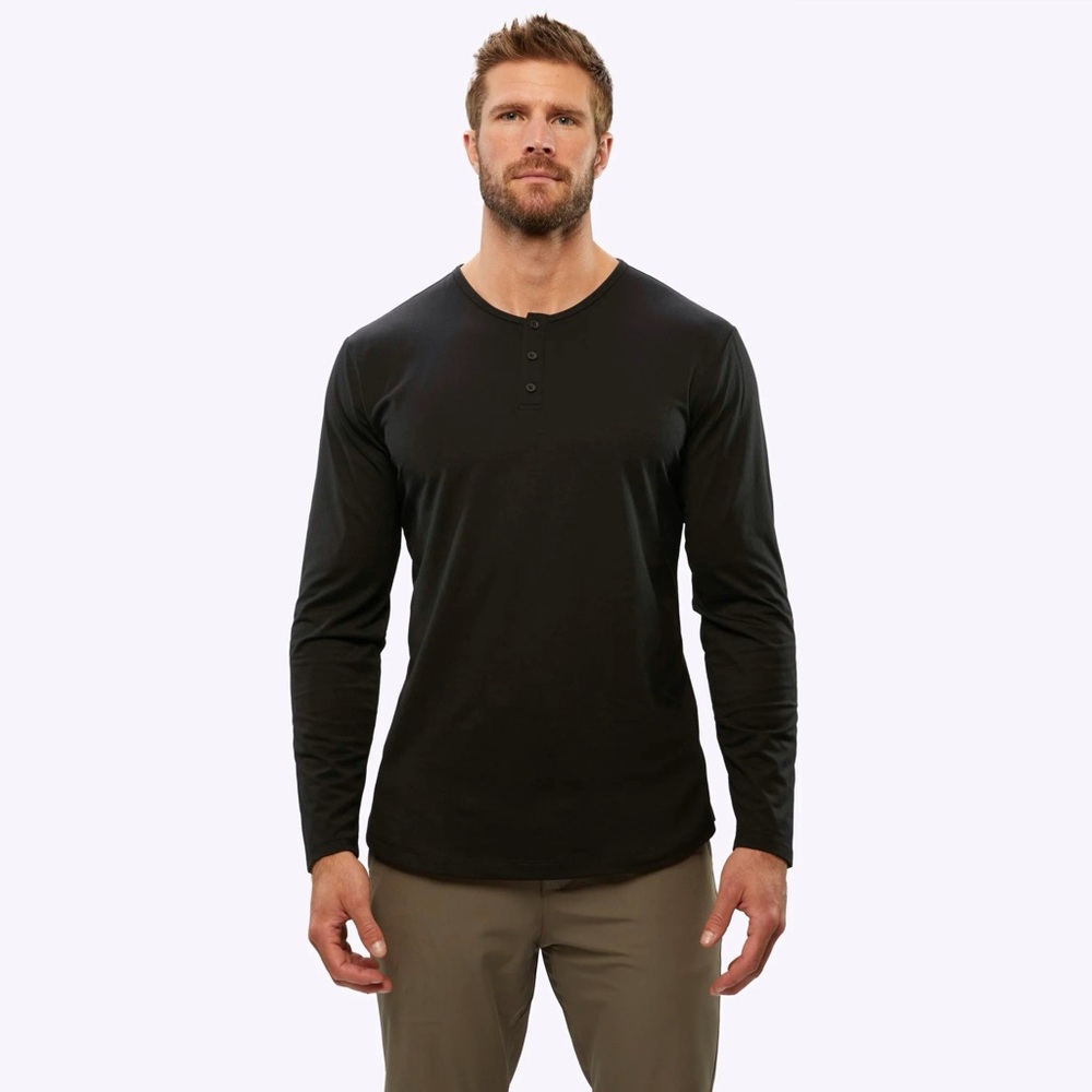 Cuts Clothing NWT Long Sleeve Henley Curve-Hem Elongated Fit